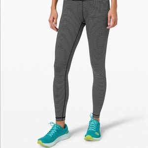 Wunder Under High-Rise Tight 28" 
Luxtreme 6